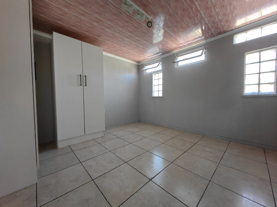 4 Bedroom Property for Sale in Eastridge Western Cape